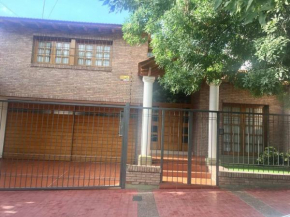 Casa Categoría cerca Parque General San Martin.